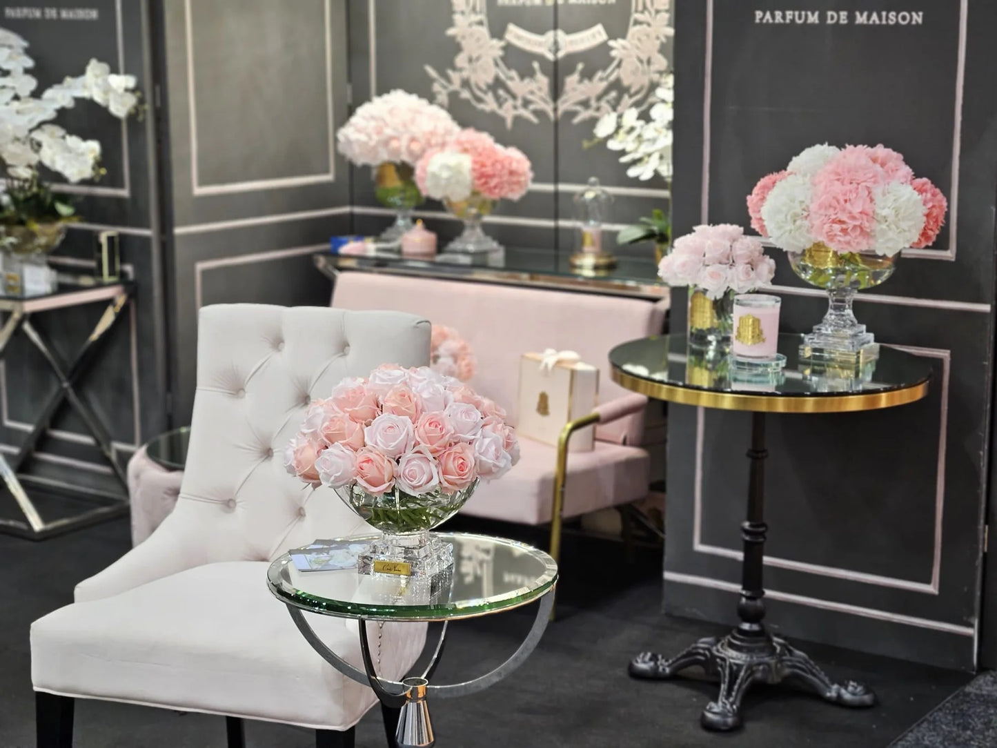 Cote Noire Luxury Centrepiece 37 Rose Buds Mixed Pink with Gold Badge