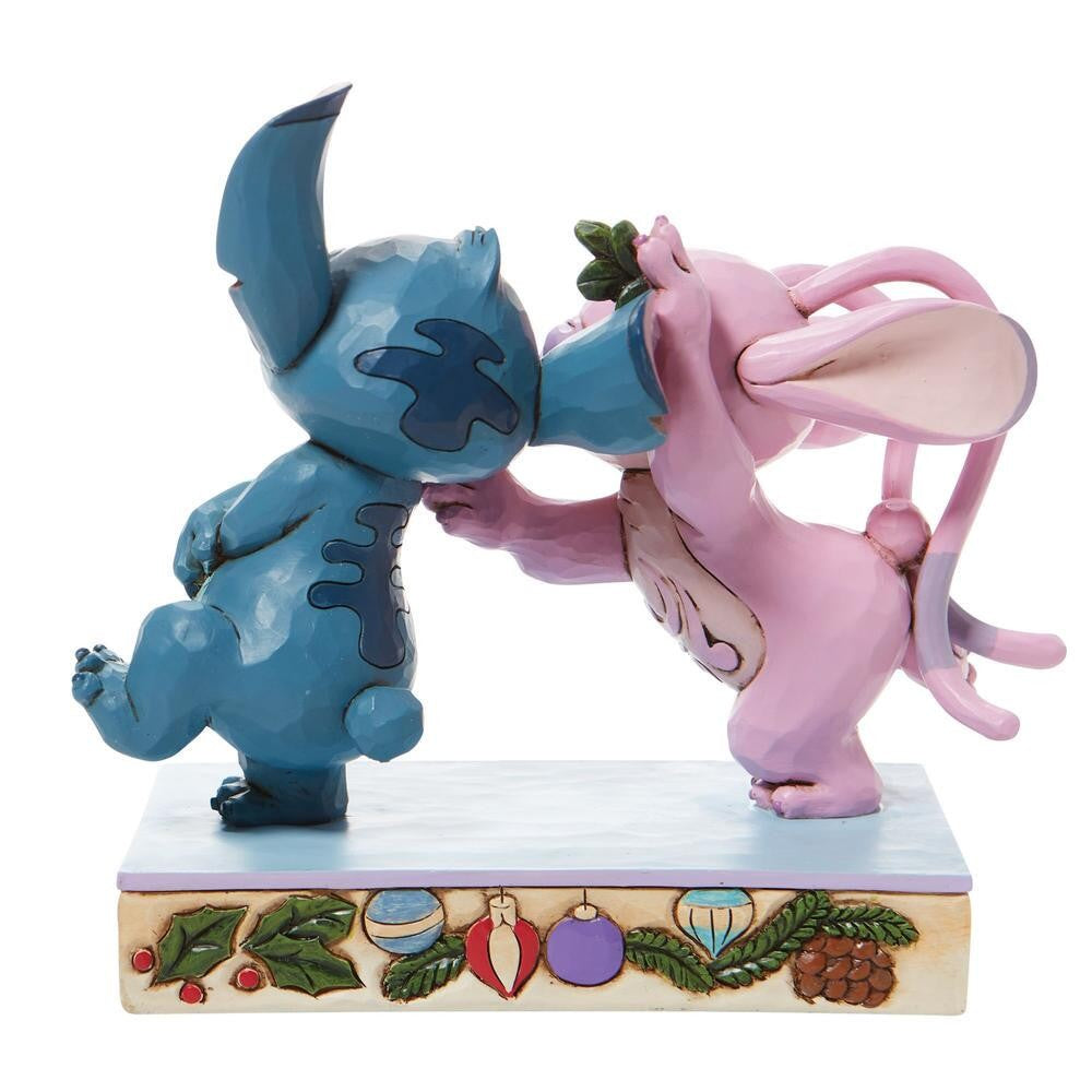 DISNEY TRADITIONS BY JIM SHORE CHRISTMAS ANGEL & STITCH UNDER MISTLETOE 16CM