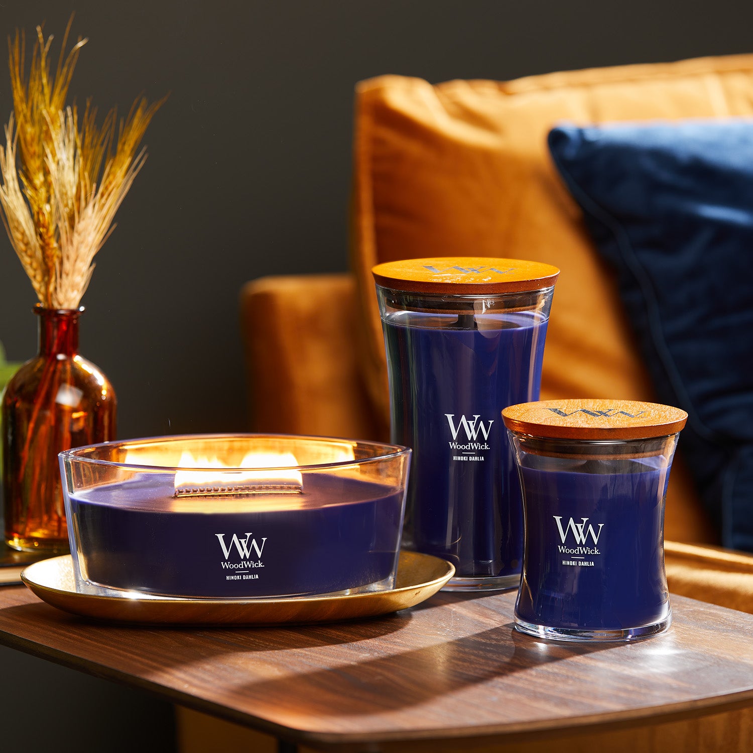 WOODWICK CANDLE MEDIUM HINOKI DAHLIA