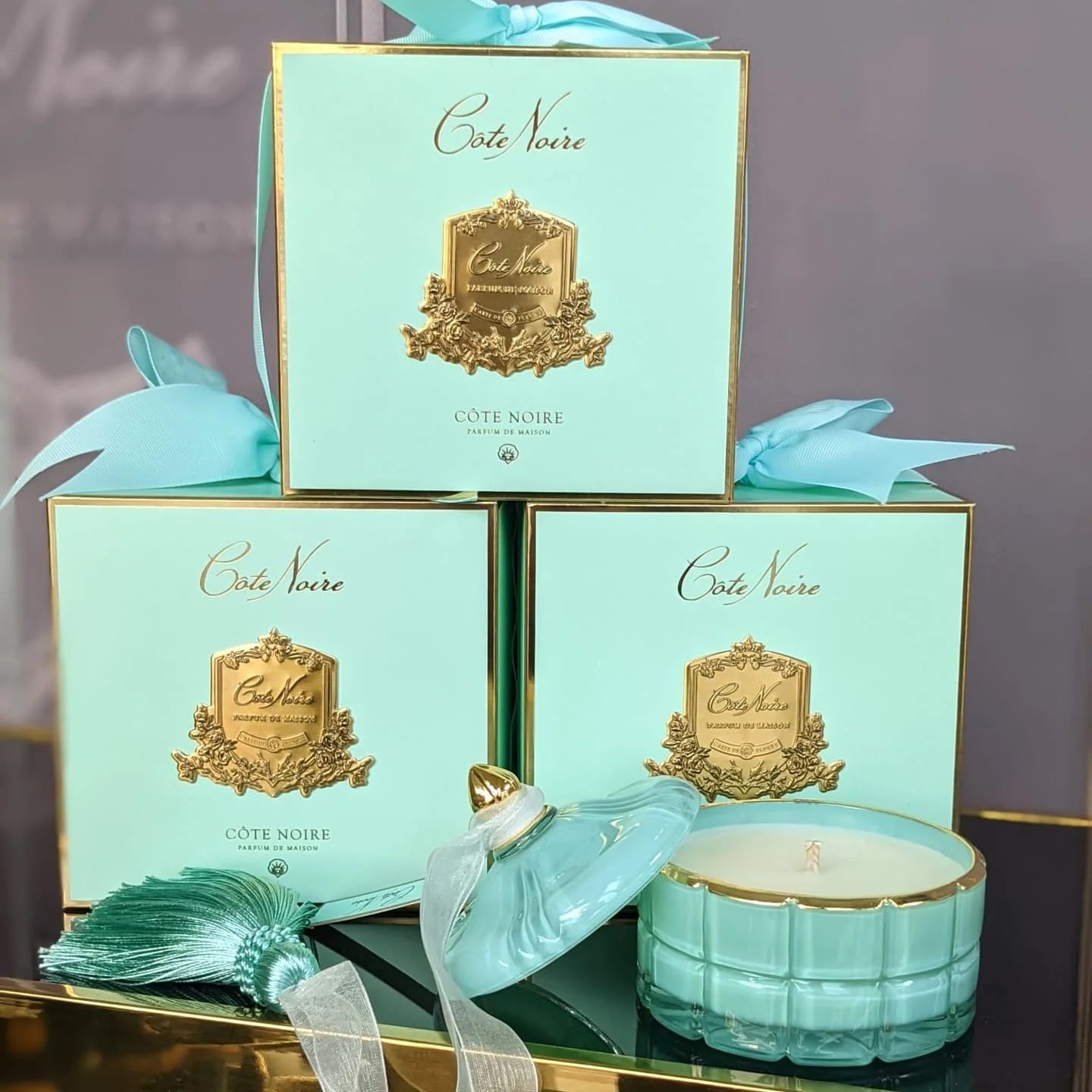 COTE NOIRE CANDLE ART DECO TIFFANY BLUE & GOLD PERSIAN LIME