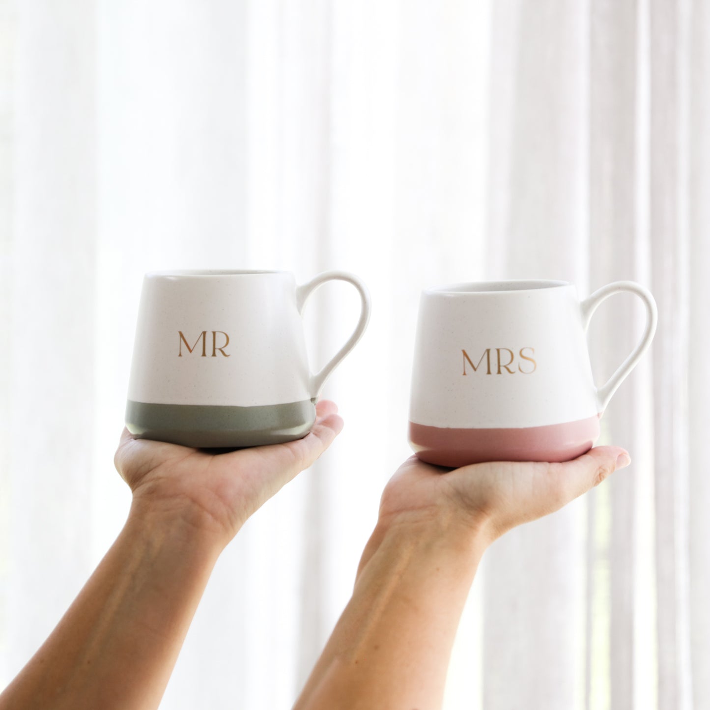 WEDDING MUG SET MR & MRS