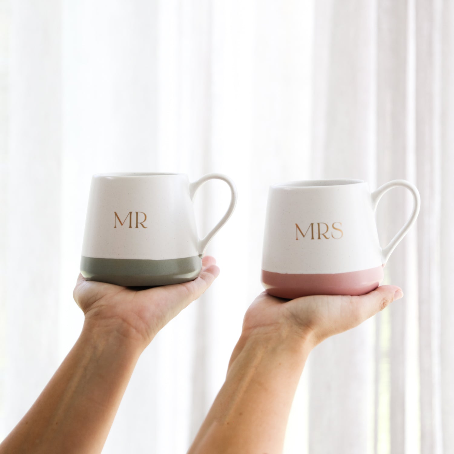 WEDDING MUG SET MR & MRS