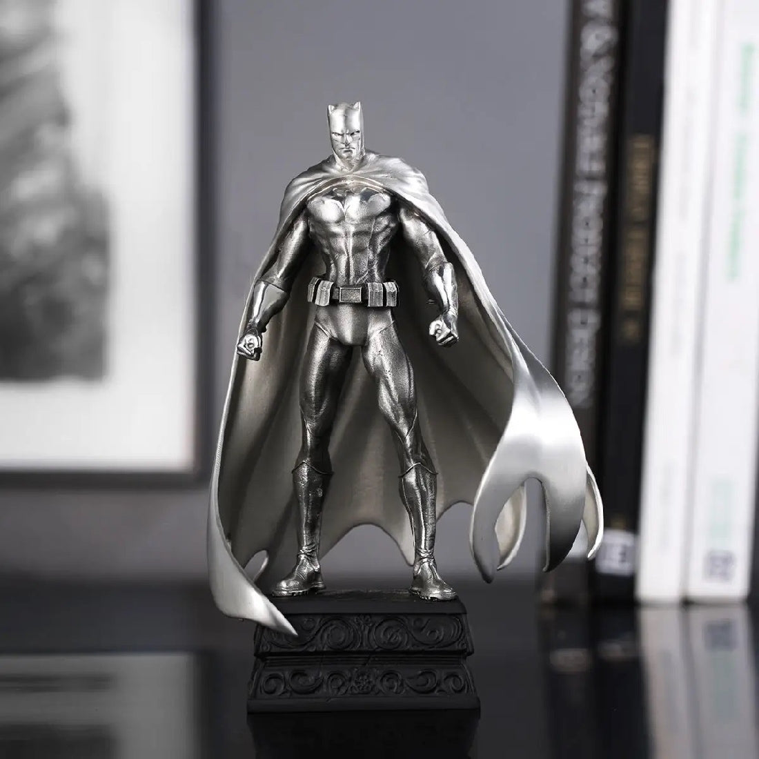 DC BY ROYAL SELANGOR FIGURINE BATMAN RESOLUTE PEWTER 19CM