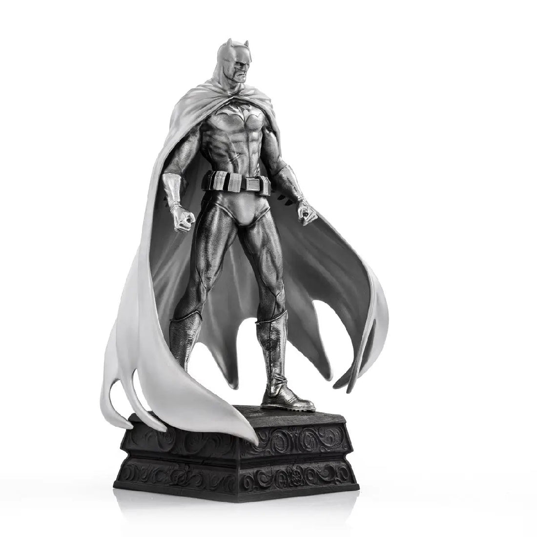 DC BY ROYAL SELANGOR FIGURINE BATMAN RESOLUTE PEWTER 19CM