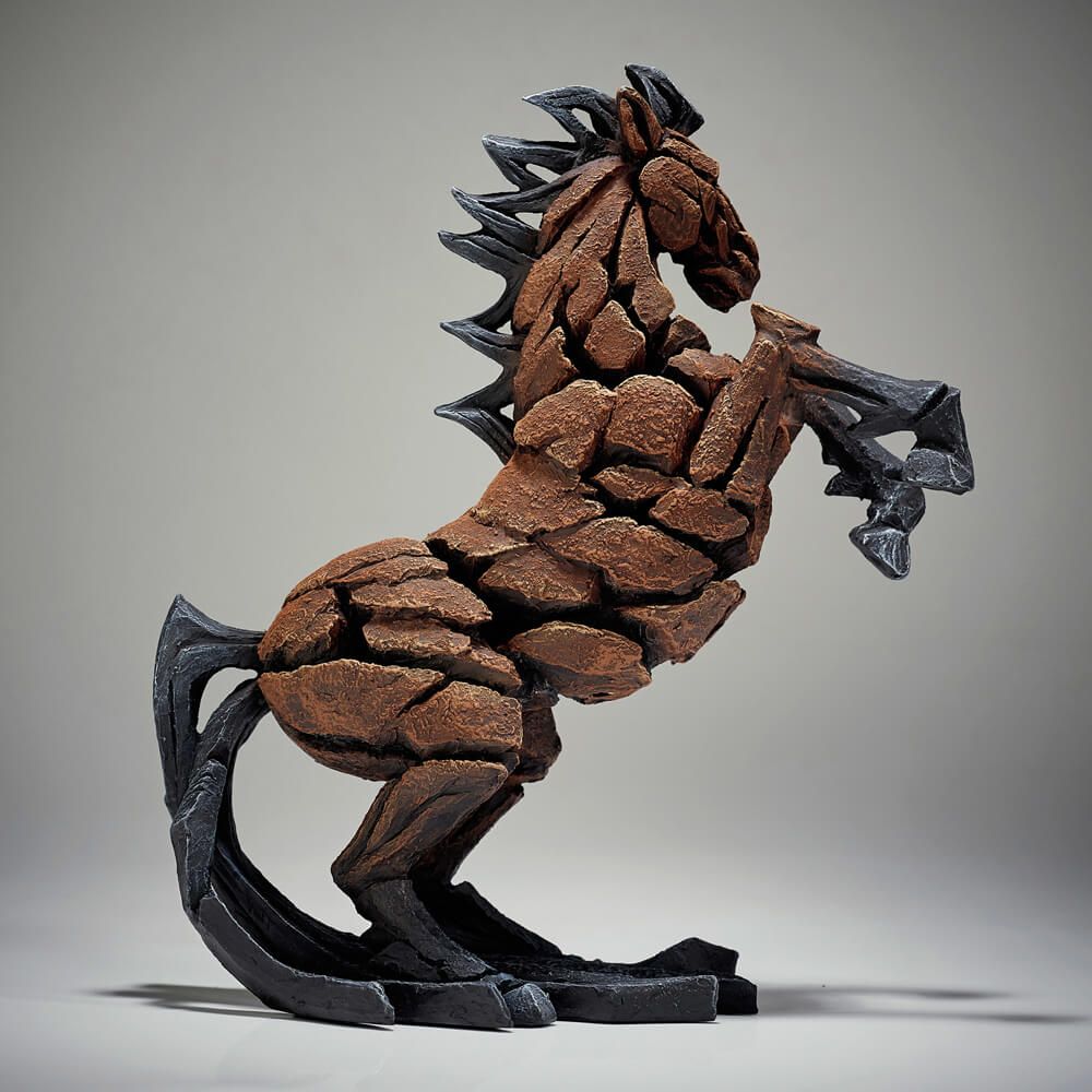 EDGE SCULPTURE HORSE FIGURE