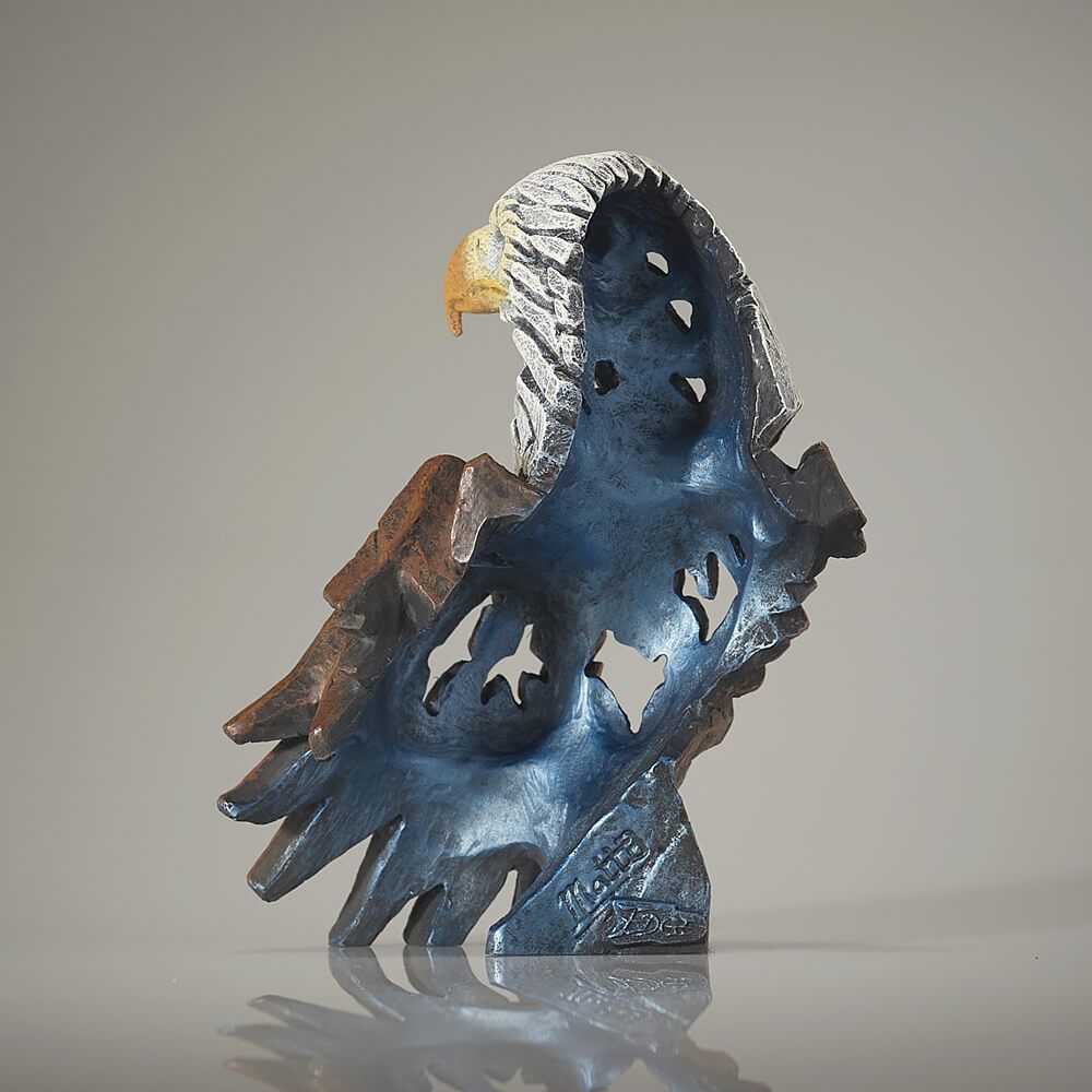 EDGE SCULPTURE MINIATURE EAGLE BUST FIGURINE