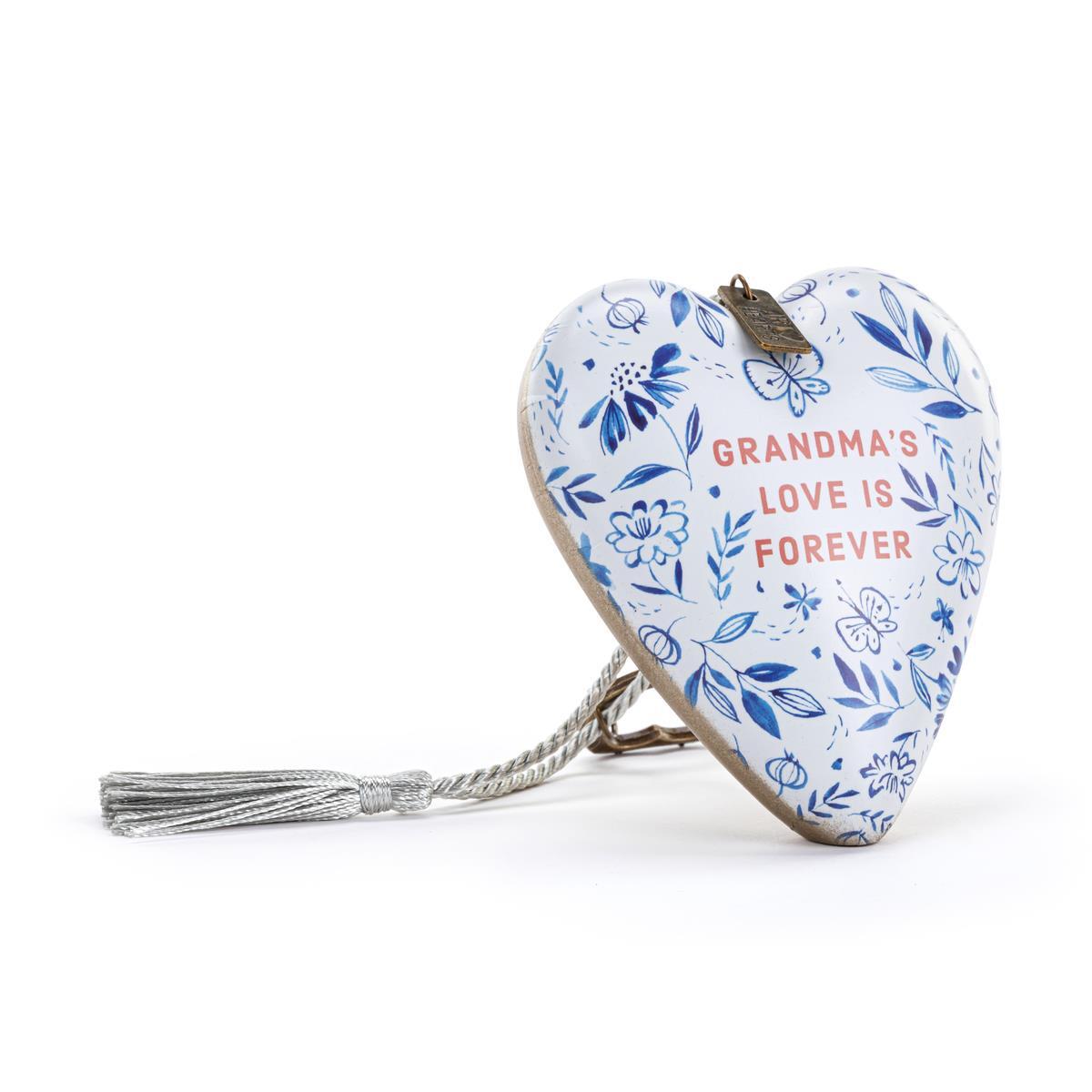 ART HEART GRANDMA'S LOVE IS FOREVER