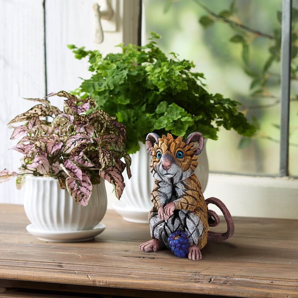 EDGE SCULPTURE FIELD MOUSE FIGURE