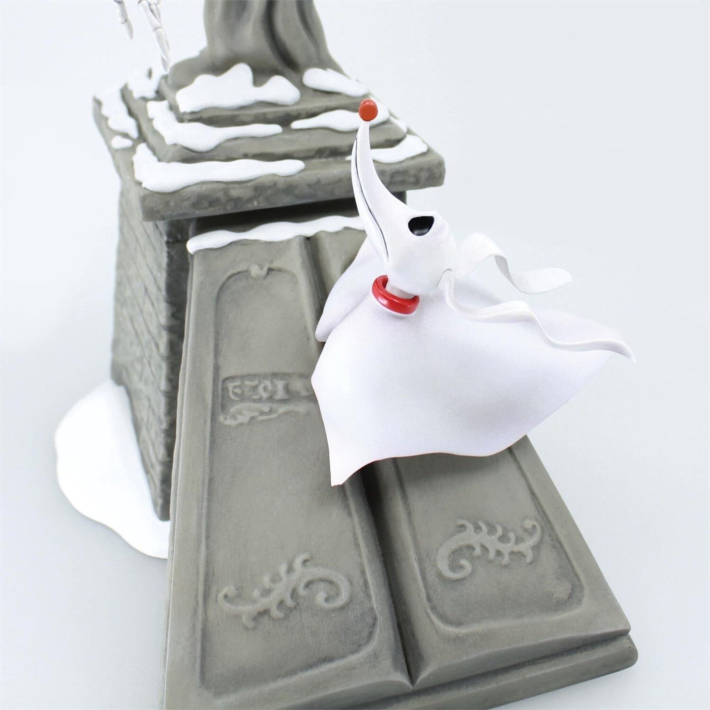 DISNEY SHOWCASE SANTA JACK & LIGHT UP ZERO