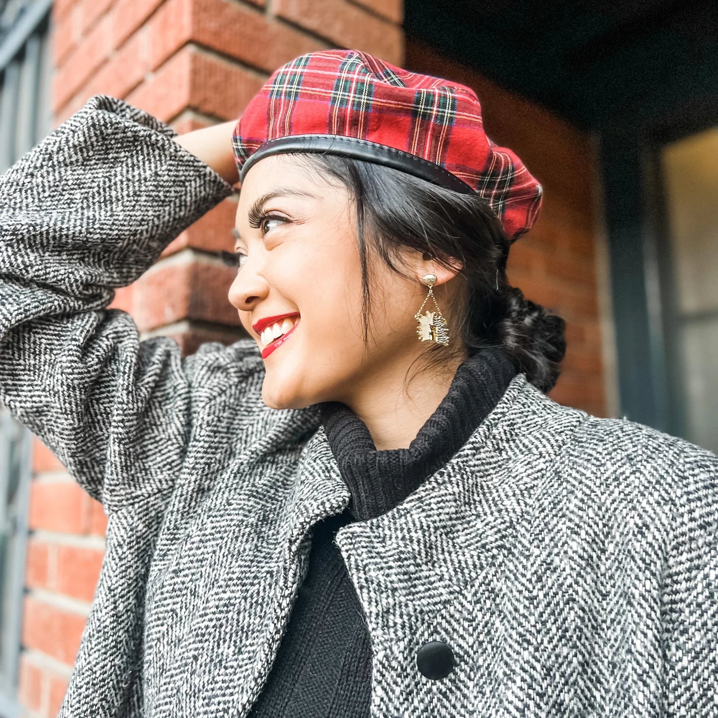 DISNEY COUTURE KINGDOM 101 DALMATIONS CRUELLA DE VIL CRYSTAL DROP EARRINGS WHITE GOLD PLATED