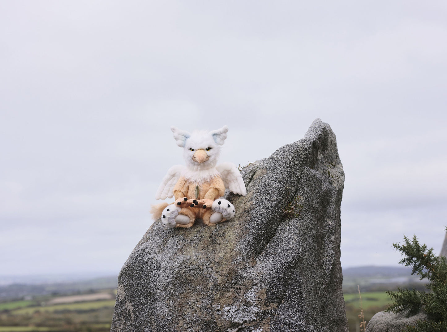 Charlie Bear 2026 Signature Collection Griffin