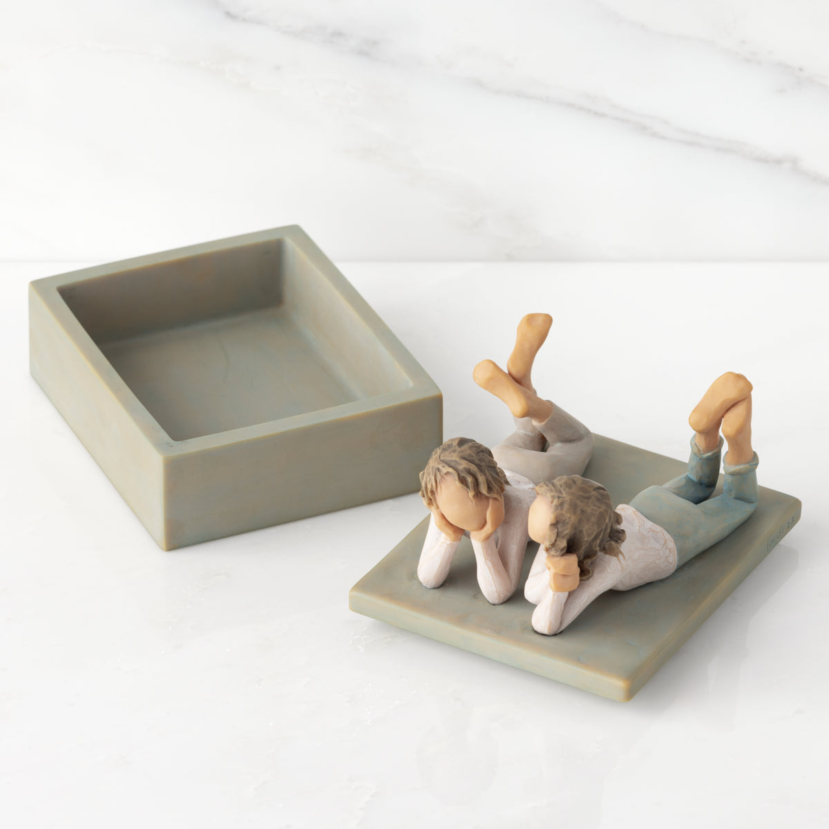 WILLOW TREE - FRIENDS FOREVER KEEPSAKE BOX