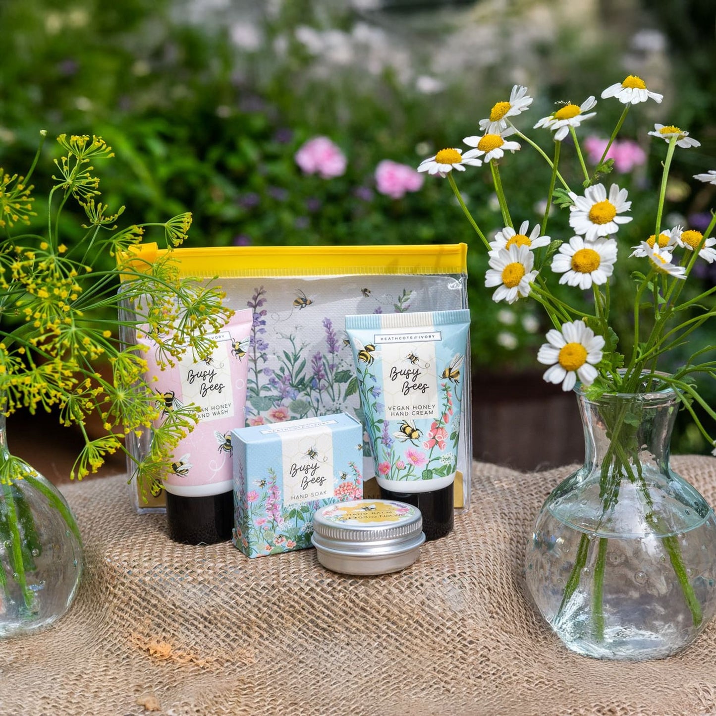 Heathcote & Ivory Busy Bees Mini Hand Care Set