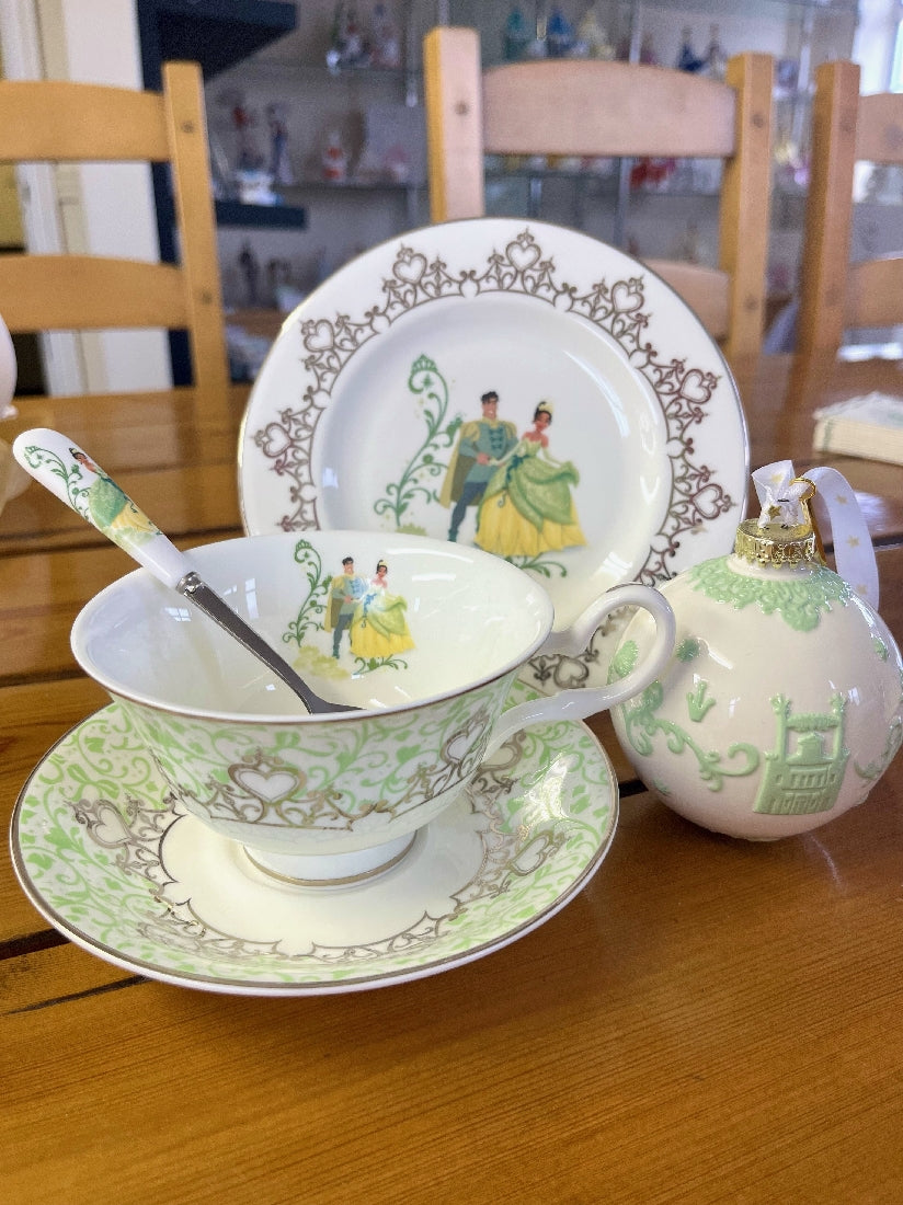 DISNEY ENGLISH LADIES COLLECTION BREAD PLATE WEDDING THE PRINCESS & THE FROG TIANA