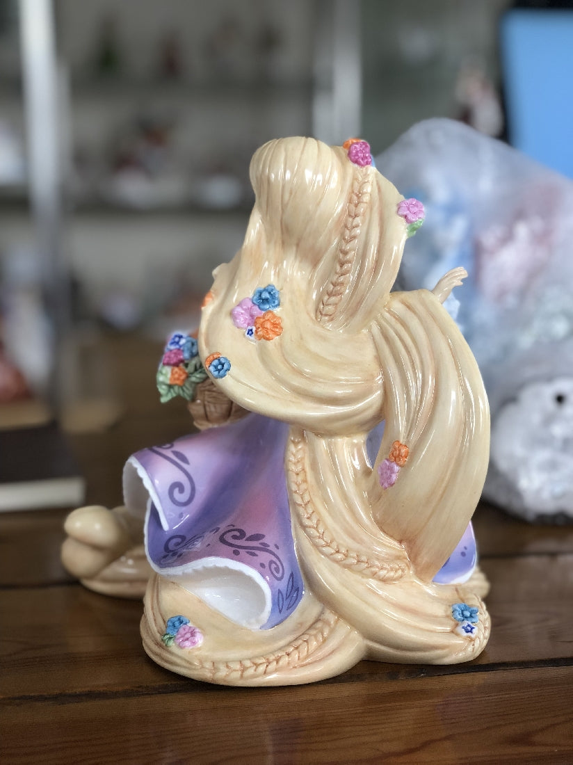 DISNEY ENGLISH LADIES COLLECTION STATUETTE TANGLED RAPUNZEL